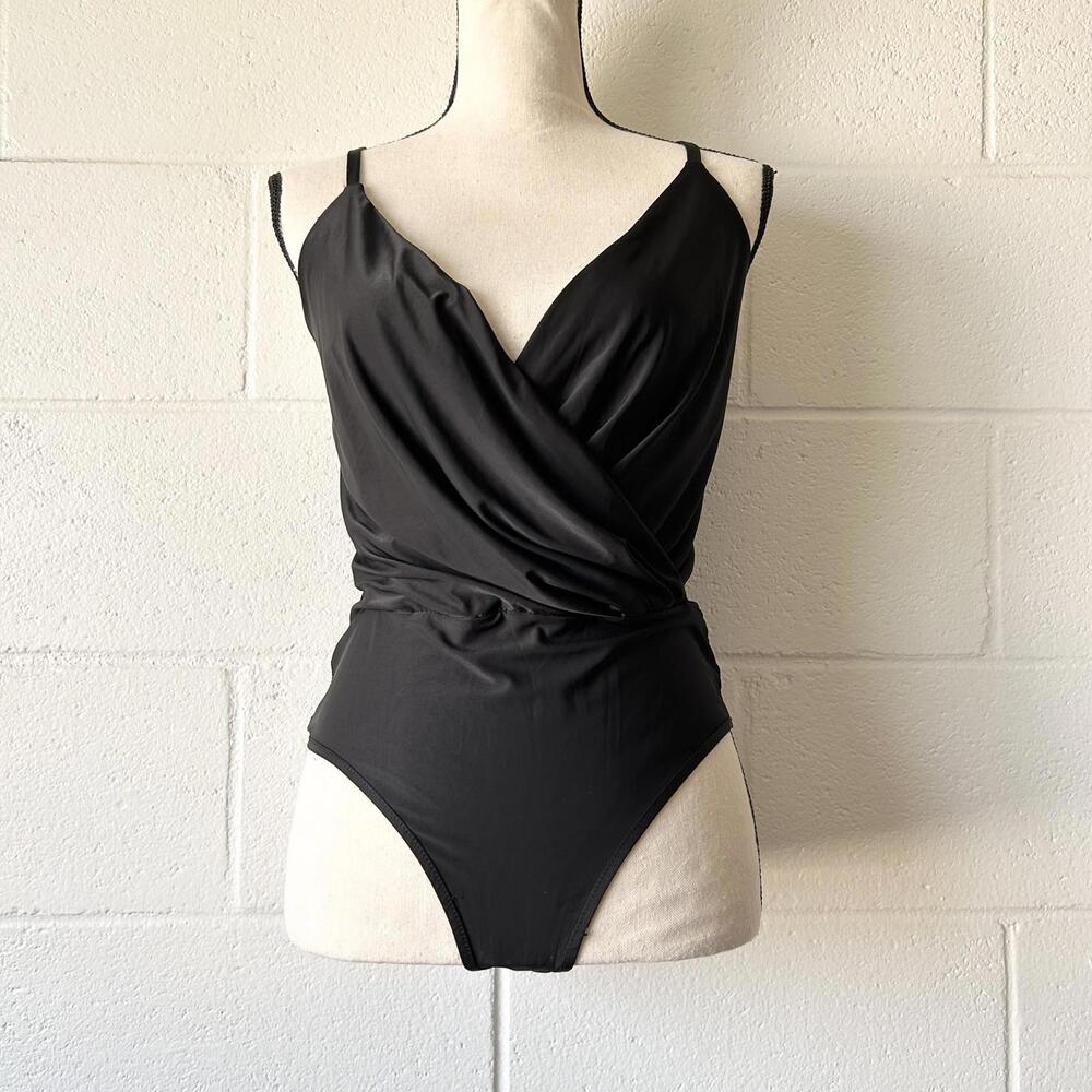 Love Tree Black Cross back V-Neck Drape Bodysuit Women’s Large
